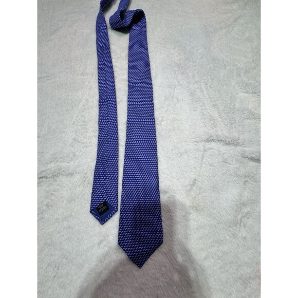 BANANA REPUBLIC Blue Geometric Design men's tie 100% Silk Made‎ in China - Picture 2 of 7